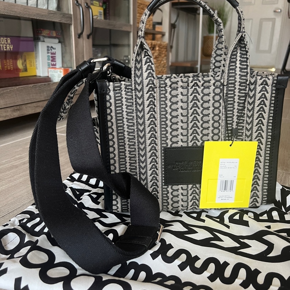 MARC JACOBS THE TOTE BAG MEDIUM TOTE SPECIAL PRINT NWT - Picture 5 of 7